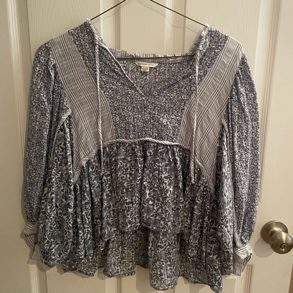 American eagle blue floral top